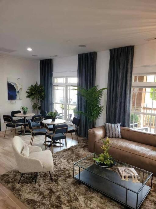 South Charlotte'S Cozy & Modern Lägenhet Exteriör bild